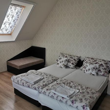 Village Garden Family Guest House Tiszakanyár Zewnętrze zdjęcie