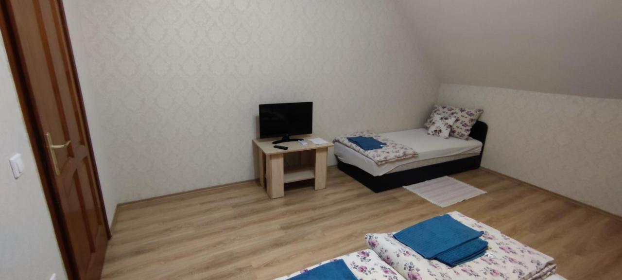 Village Garden Family Guest House Tiszakanyár Zewnętrze zdjęcie