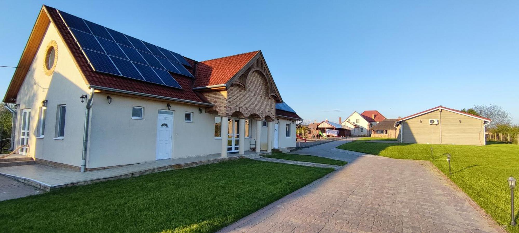 Village Garden Family Guest House Tiszakanyár Pokój zdjęcie