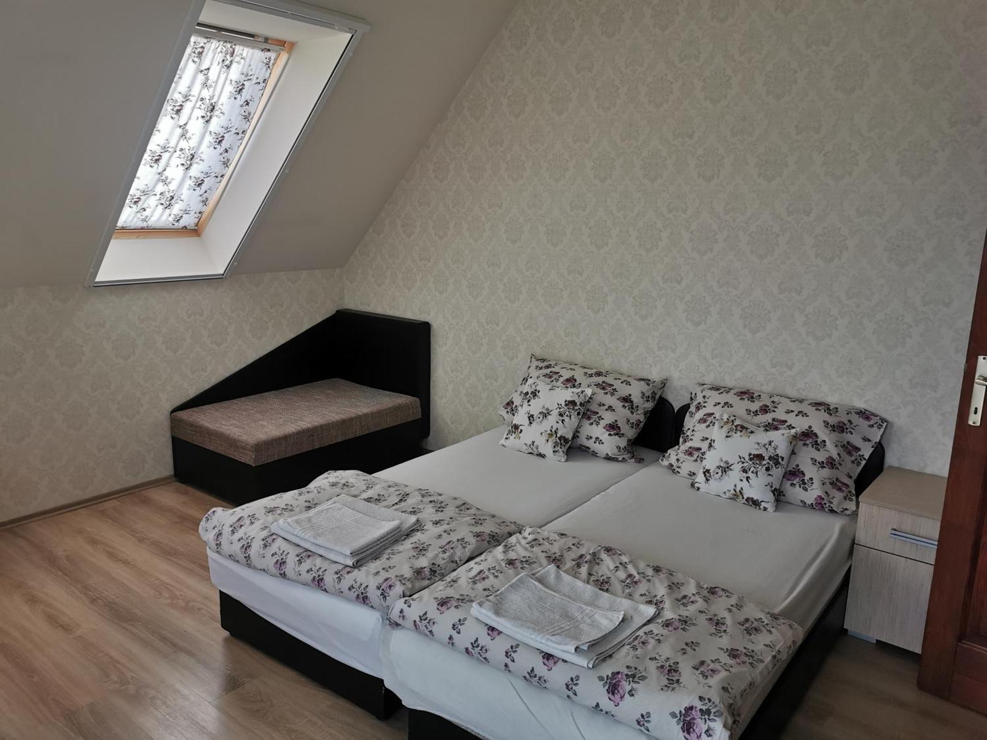 Village Garden Family Guest House Tiszakanyár Zewnętrze zdjęcie
