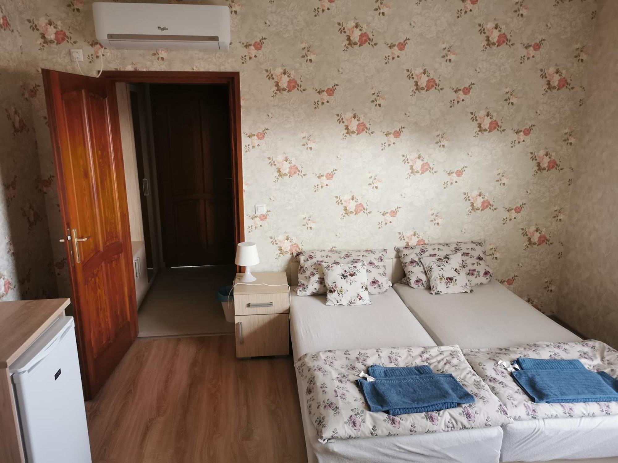 Village Garden Family Guest House Tiszakanyár Zewnętrze zdjęcie