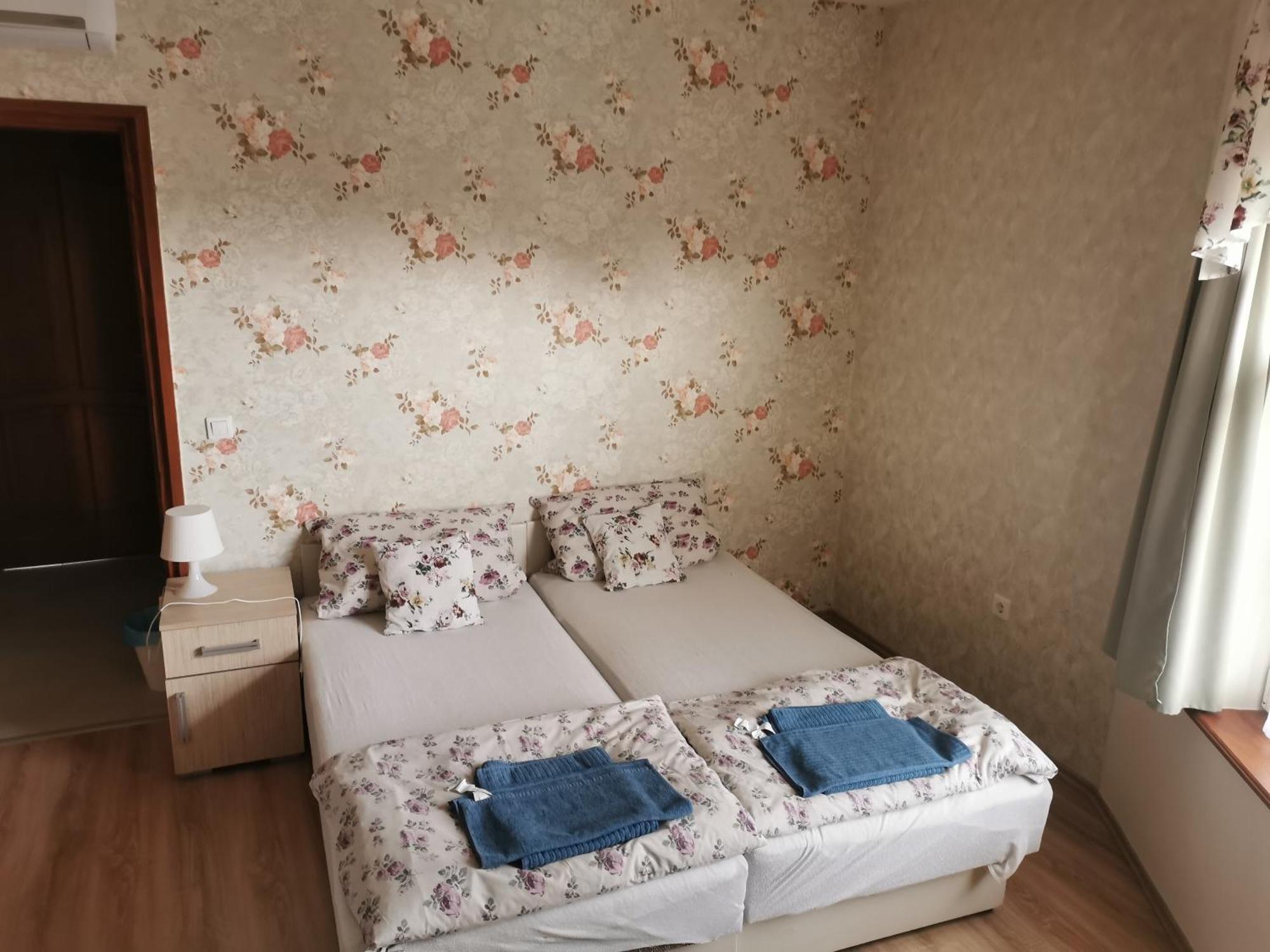 Village Garden Family Guest House Tiszakanyár Zewnętrze zdjęcie